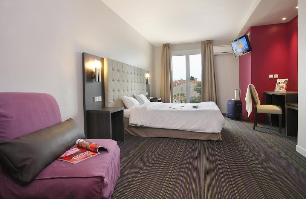 Hotel The Originals Perpignan Sud Le Grillon D'Or Le Boulou Extérieur photo