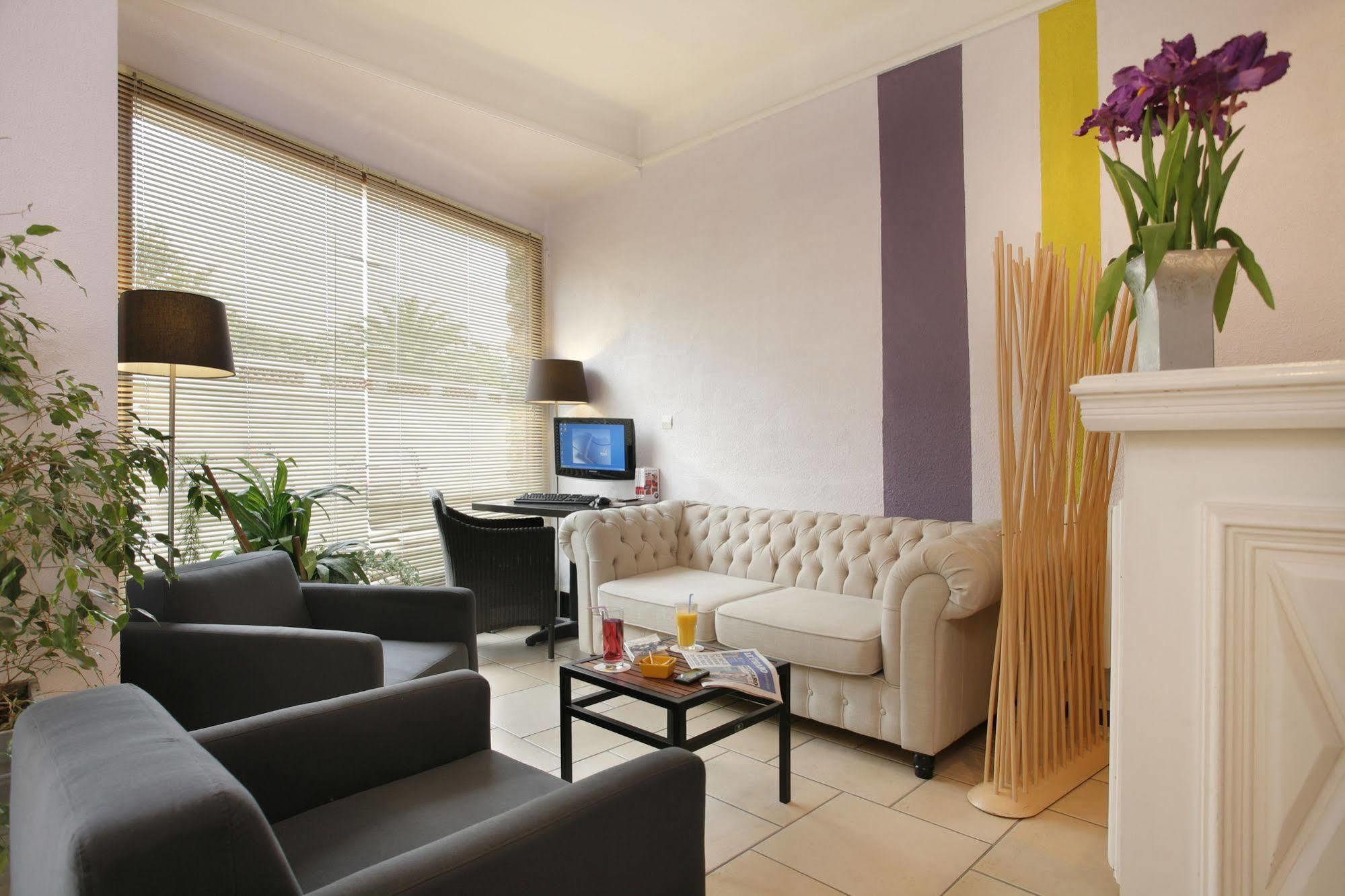 Hotel The Originals Perpignan Sud Le Grillon D'Or Le Boulou Extérieur photo