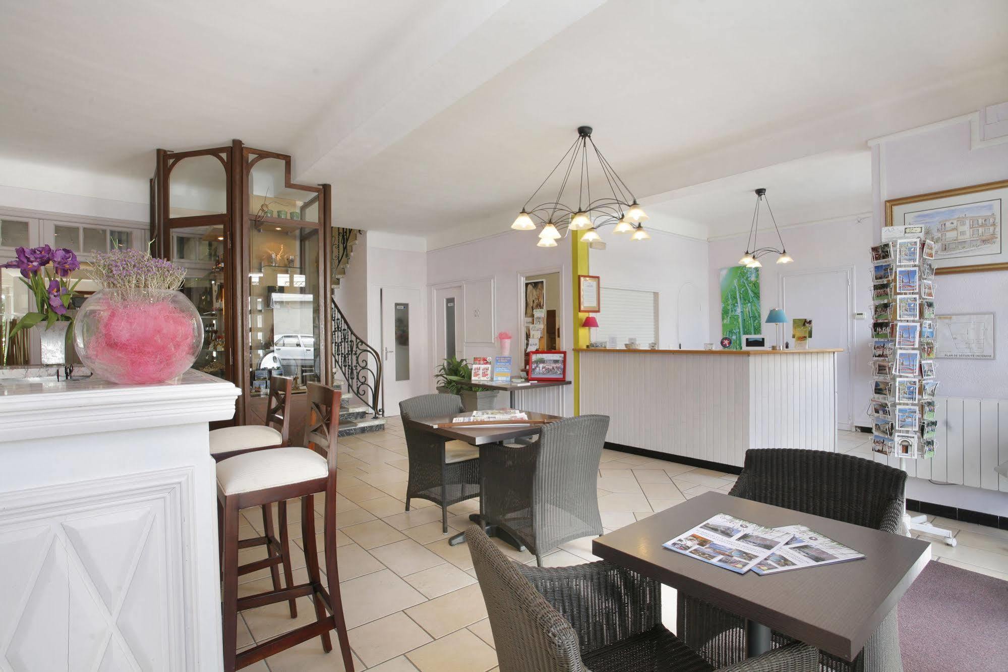 Hotel The Originals Perpignan Sud Le Grillon D'Or Le Boulou Extérieur photo