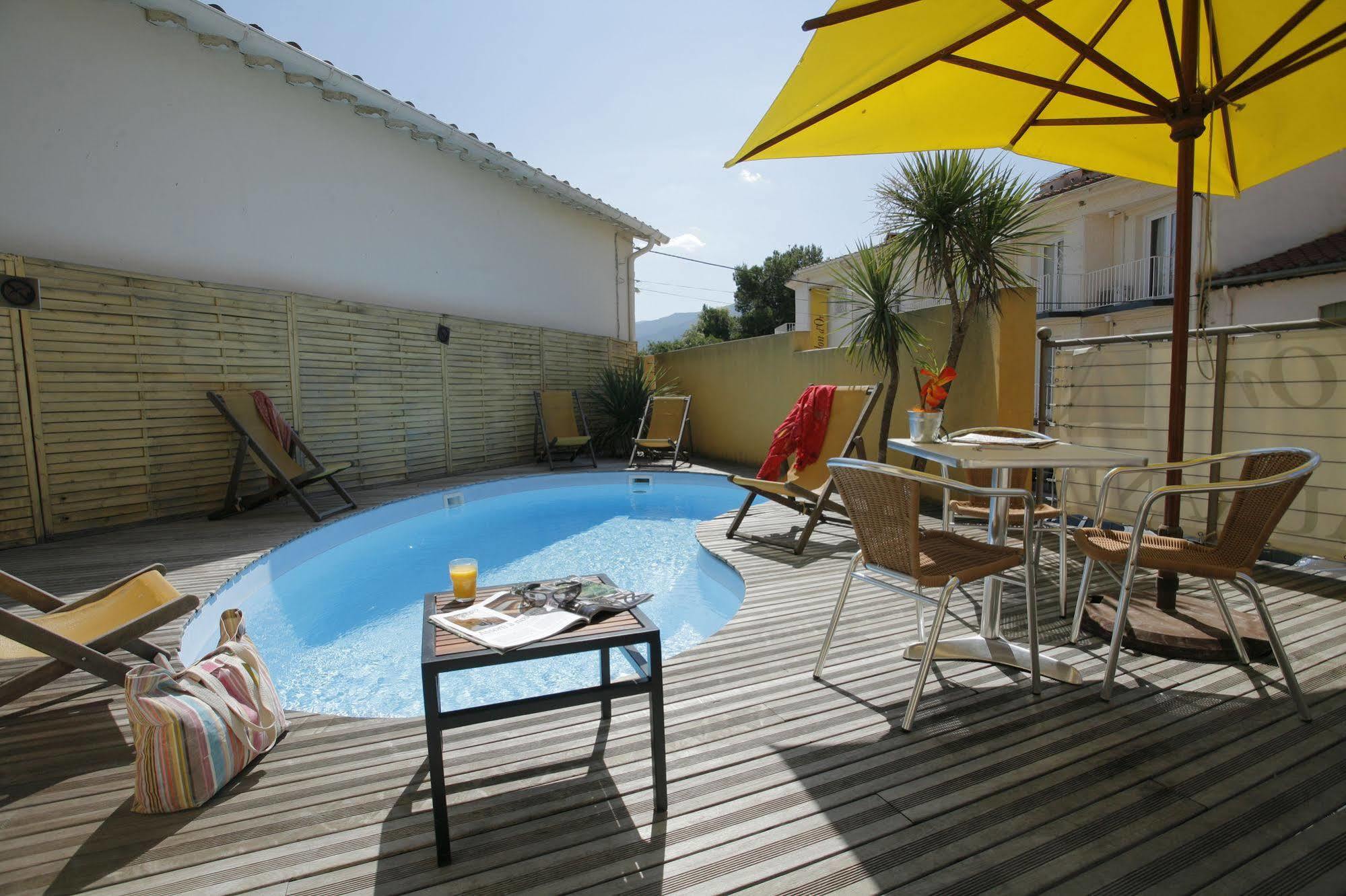 Hotel The Originals Perpignan Sud Le Grillon D'Or Le Boulou Extérieur photo