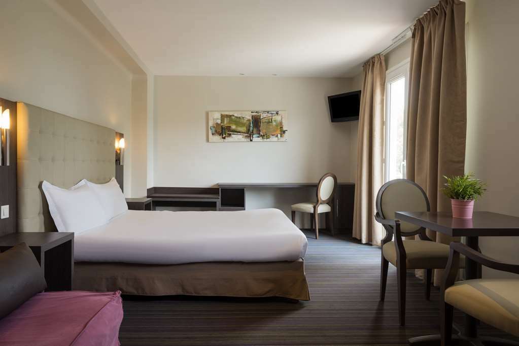 Hotel The Originals Perpignan Sud Le Grillon D'Or Le Boulou Chambre photo